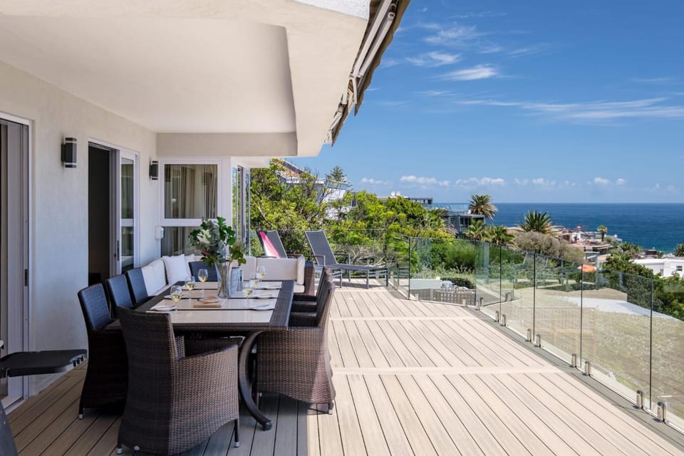 View (from property/room), Balcony/Terrace, Seating area, Dining area, Sea view