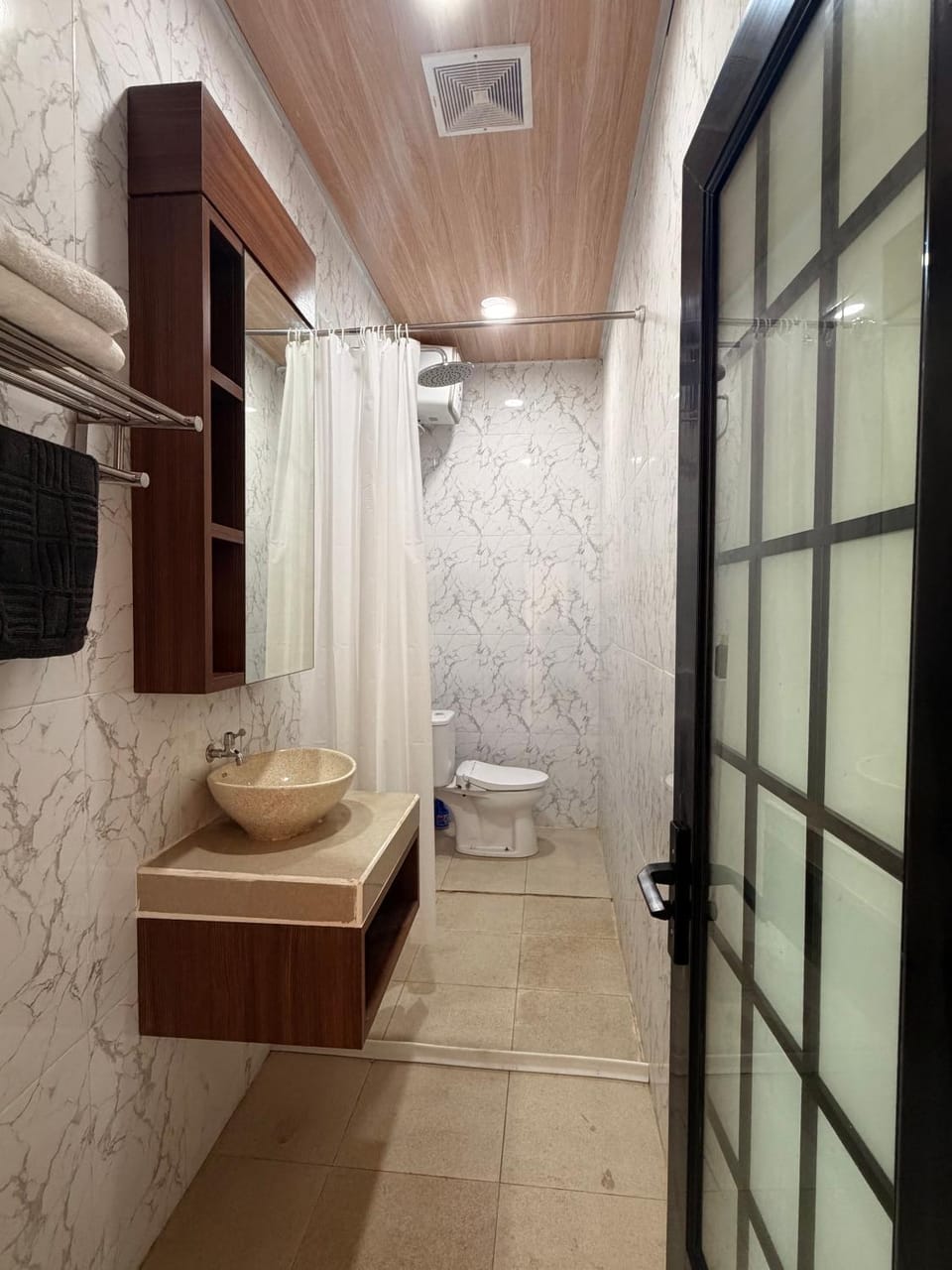 Shower, Toilet, Bathroom