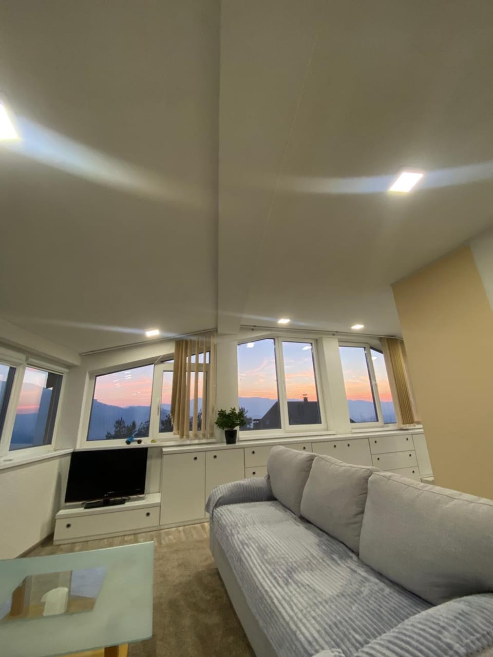 TV and multimedia, Living room, Seating area