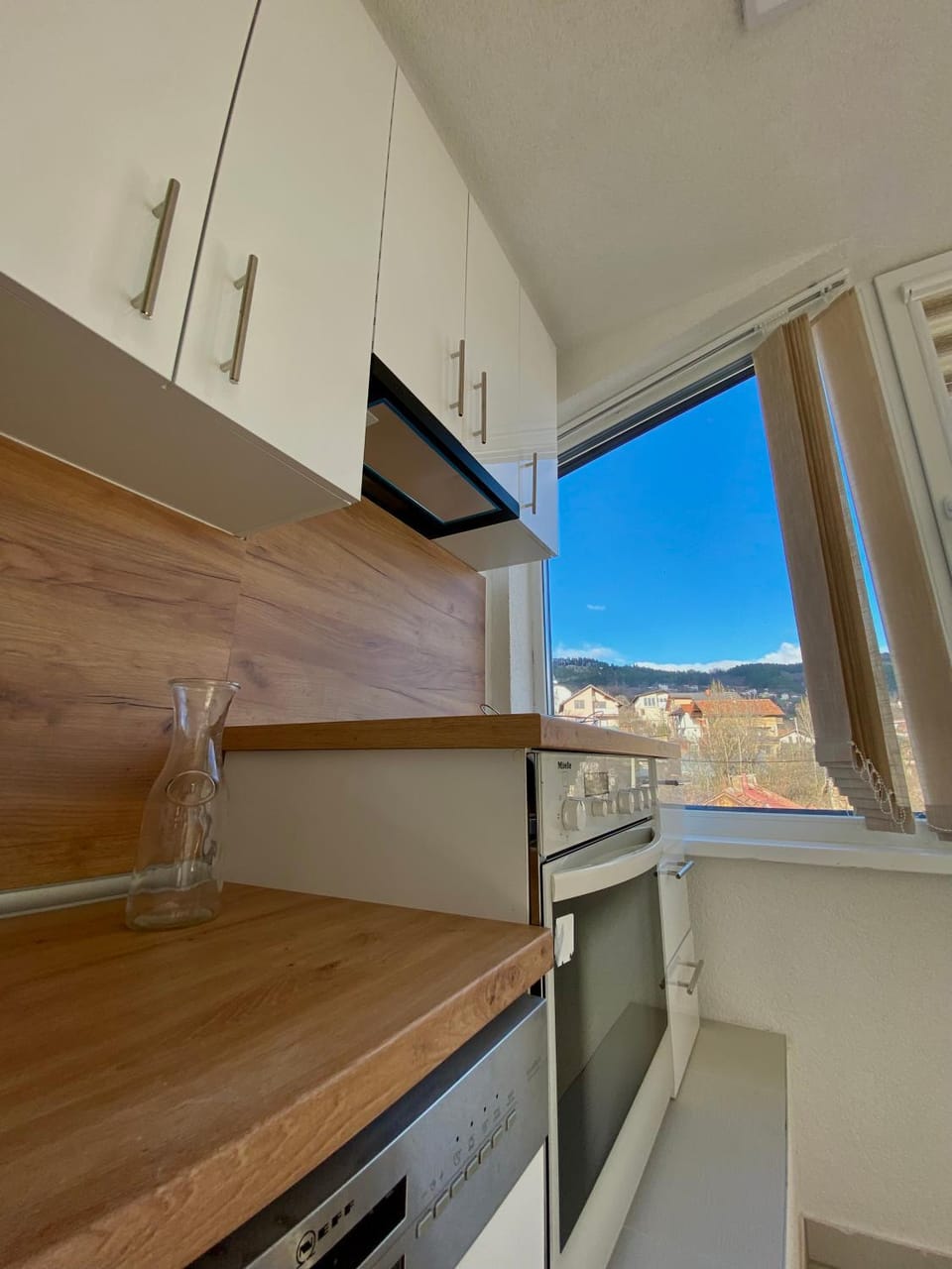 Kitchen or kitchenette, pet friendly, stove