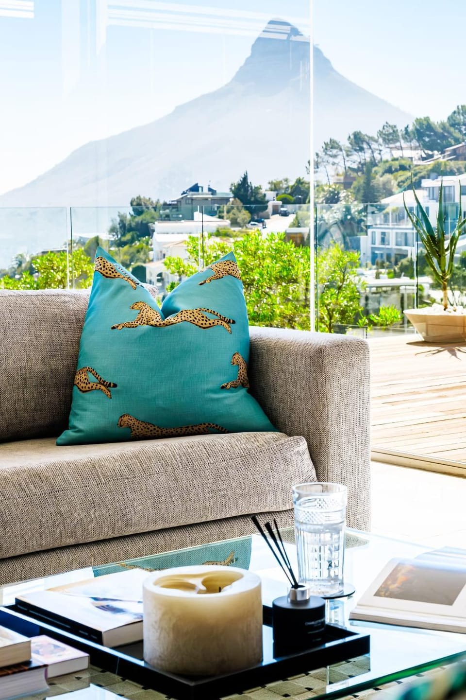 View (from property/room), Balcony/Terrace, Living room, Seating area, Mountain view