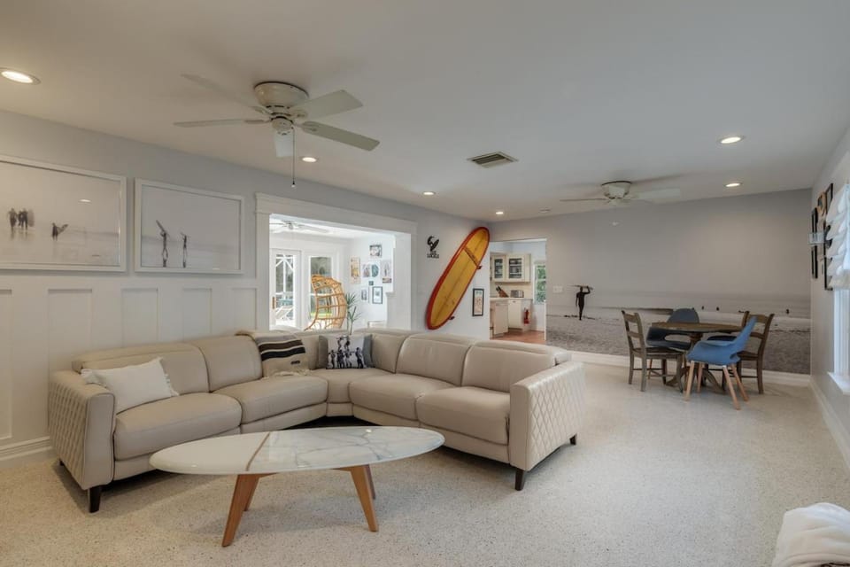 Surfs Up - retreat at the beach with heated pool House in Melbourne Beach