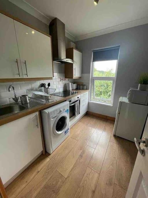 Serviced Apartment- 1 Bed-Next To Train Station Apartment in England
