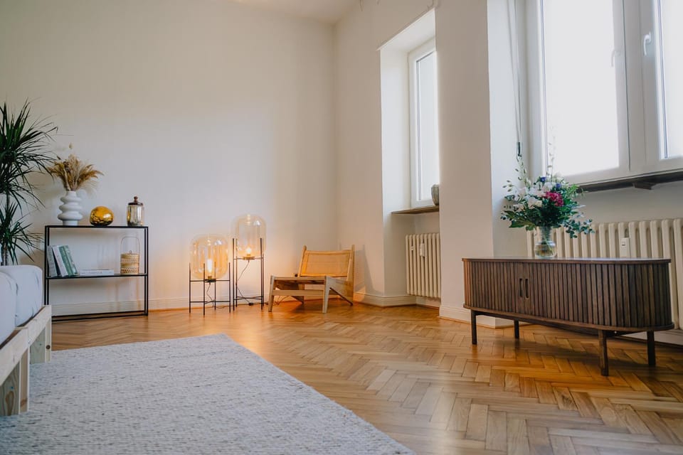 Seating area, Bedroom