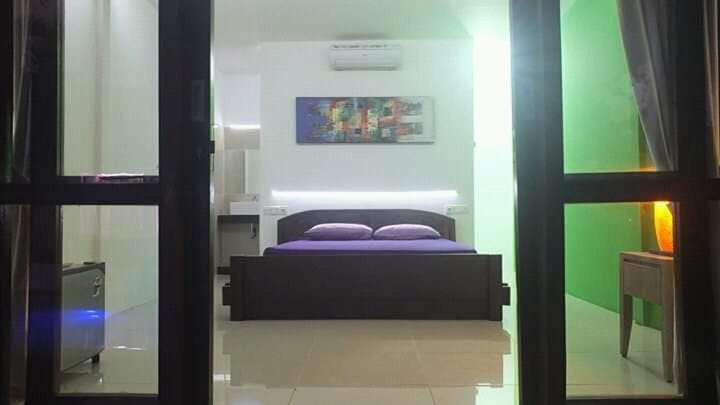 Bedroom, air conditioner