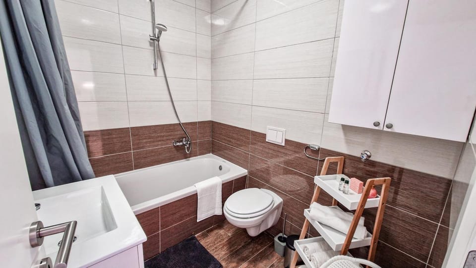 Toilet, Bathroom, Bath, towels