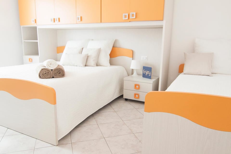 Photo of the whole room, Decorative detail, Bedroom
