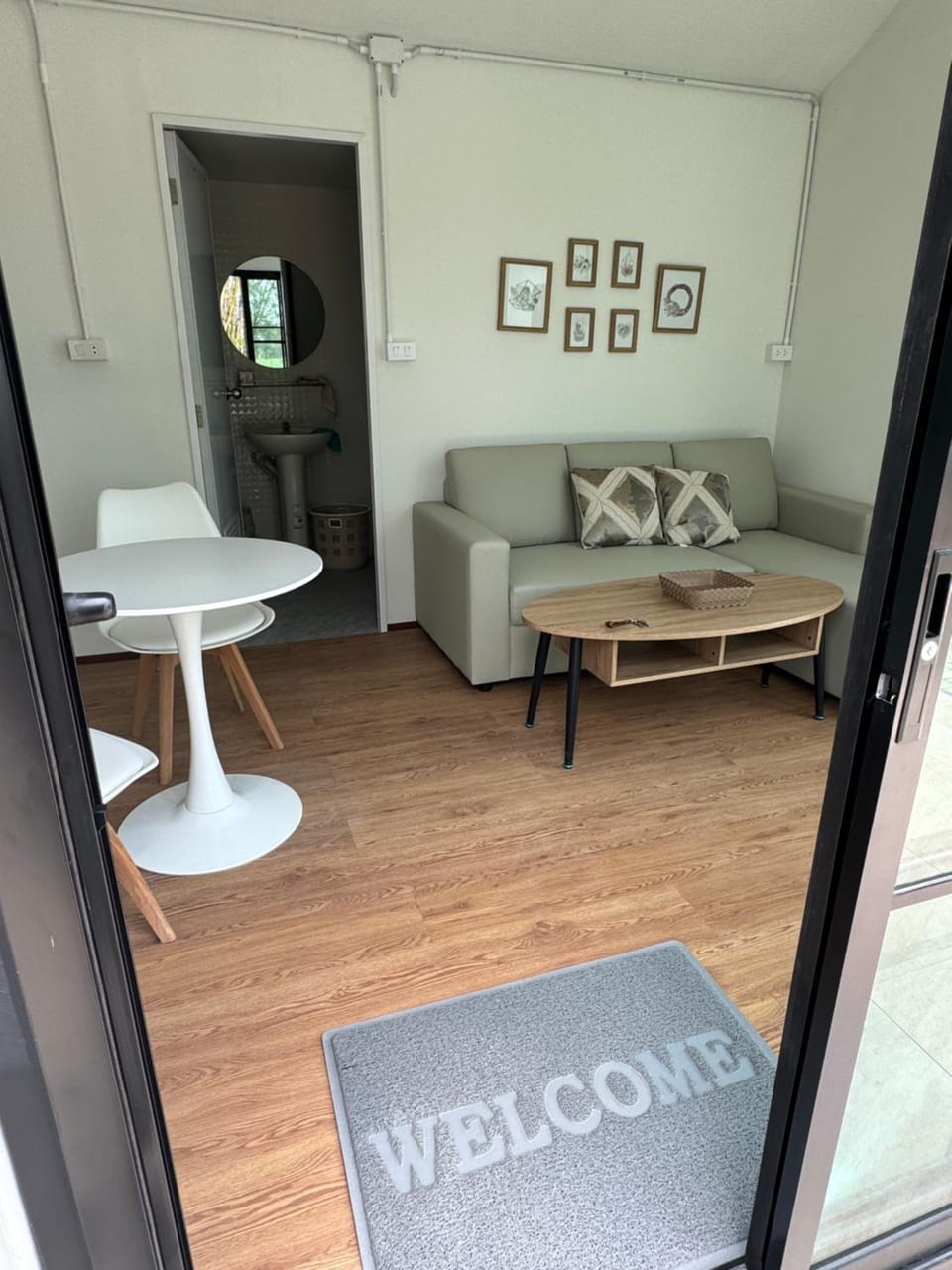 Living room, Seating area