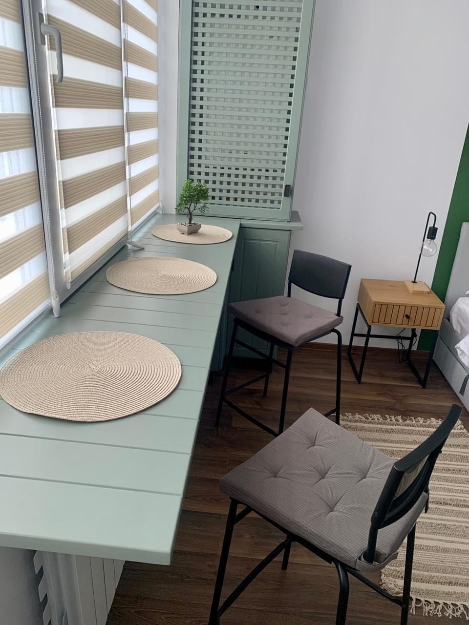 Seating area, Dining area