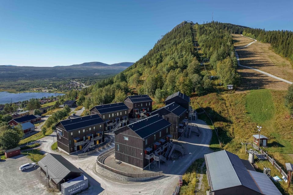 Property building, Skiing, On site, Mountain view, Location