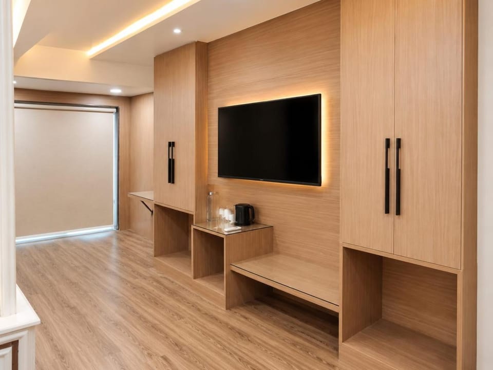 TV and multimedia, wardrobe