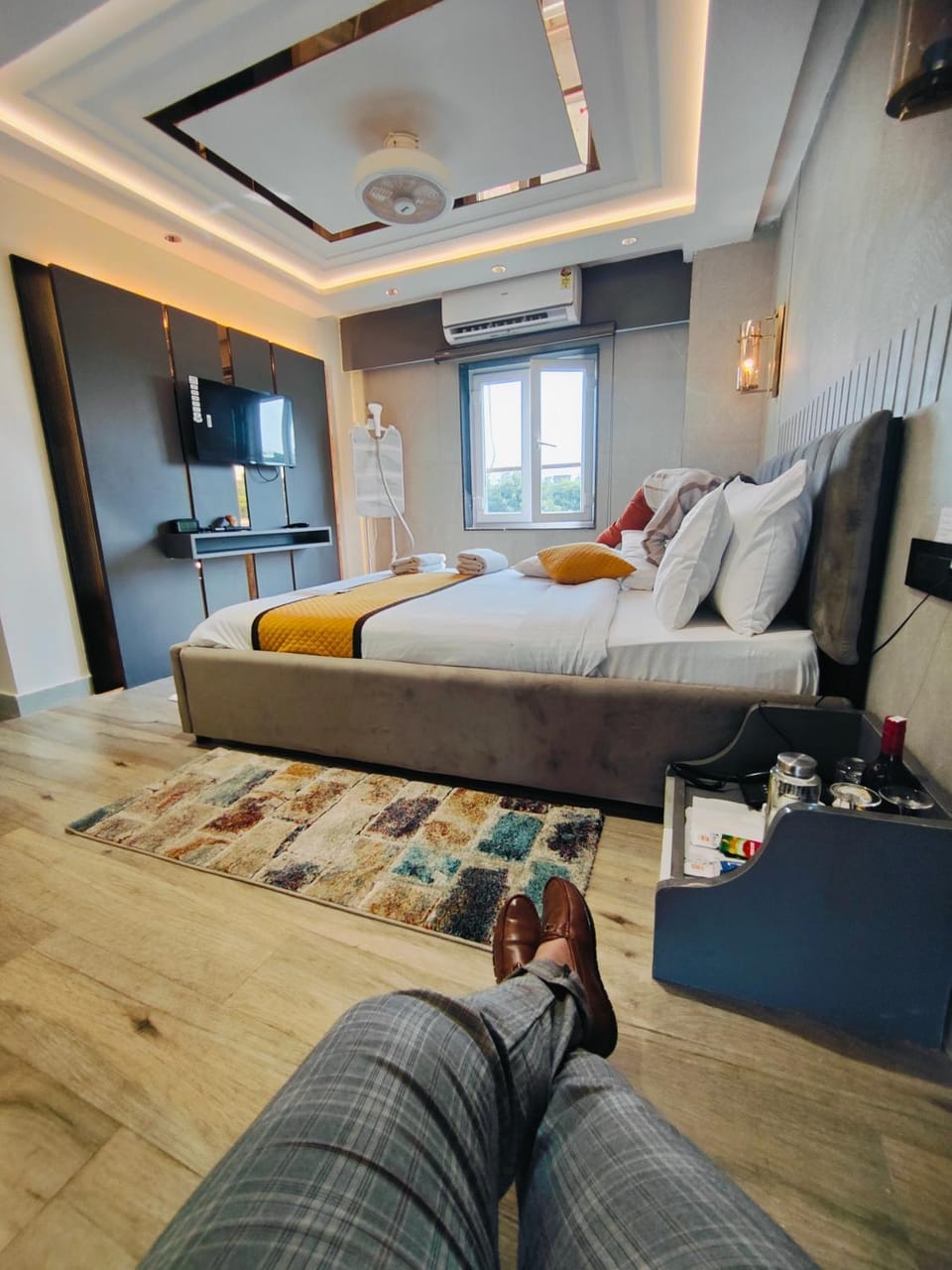 TV and multimedia, Quiet street view, air conditioner
