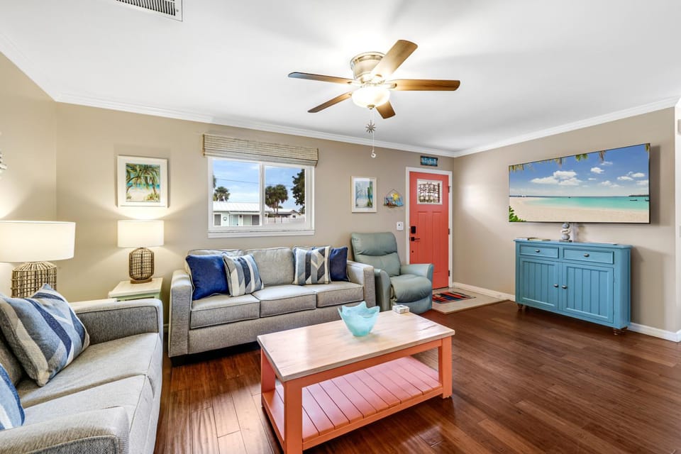 Communal lounge/ TV room, Living room