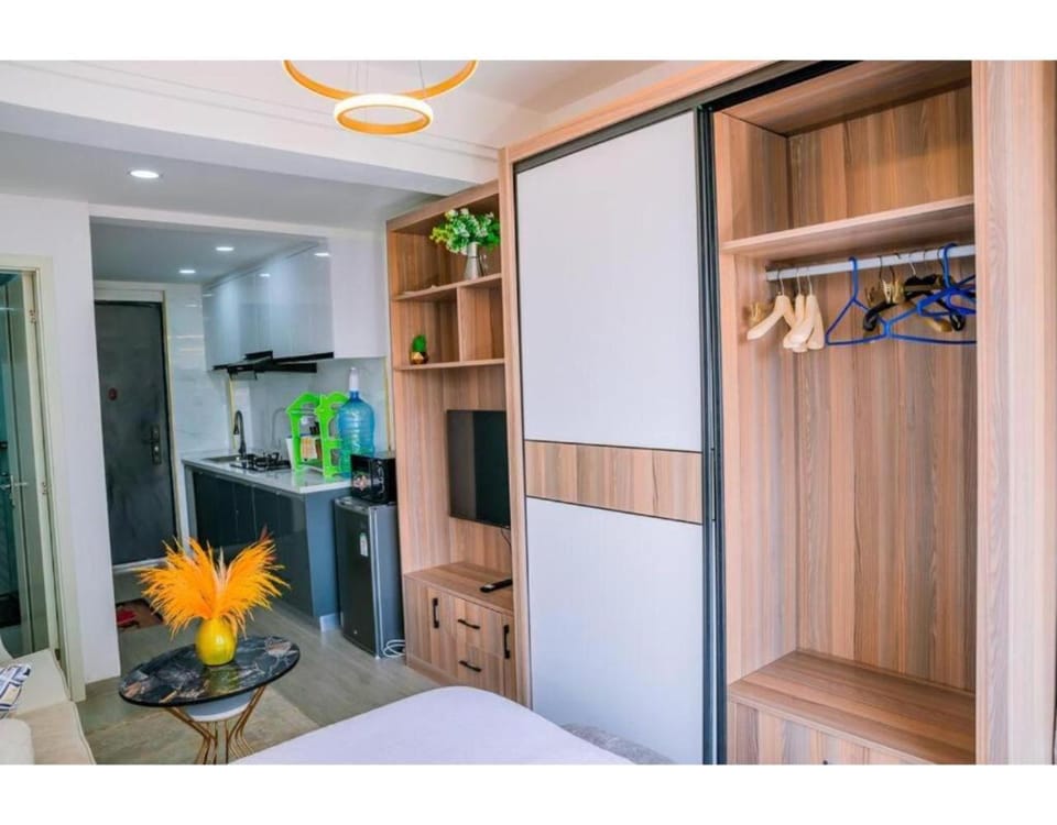 Kitchen or kitchenette, wardrobe, kitchen