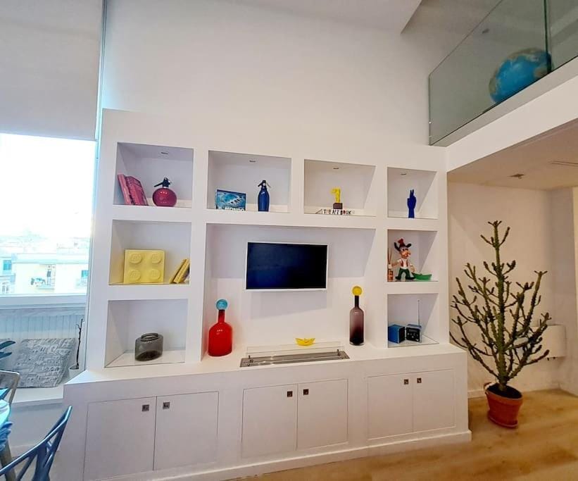 TV and multimedia, Decorative detail
