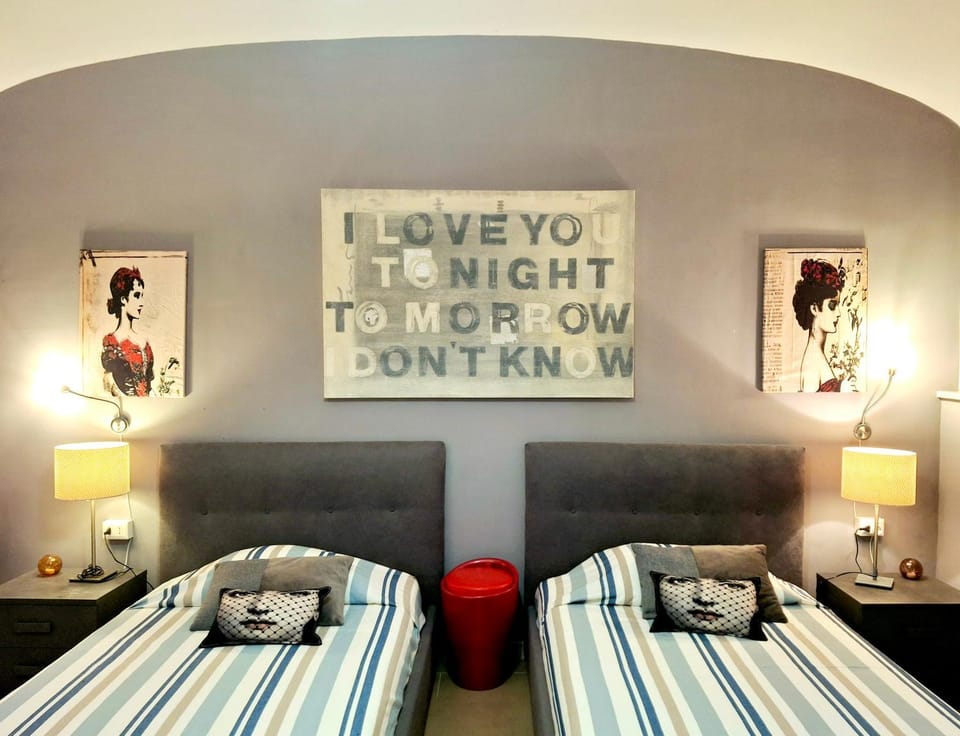 Bed, Decorative detail, Bedroom