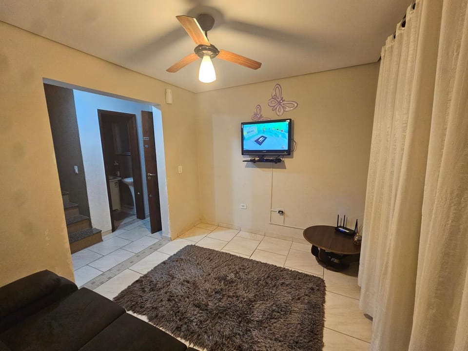 Communal lounge/ TV room, TV and multimedia, Living room, fireplace