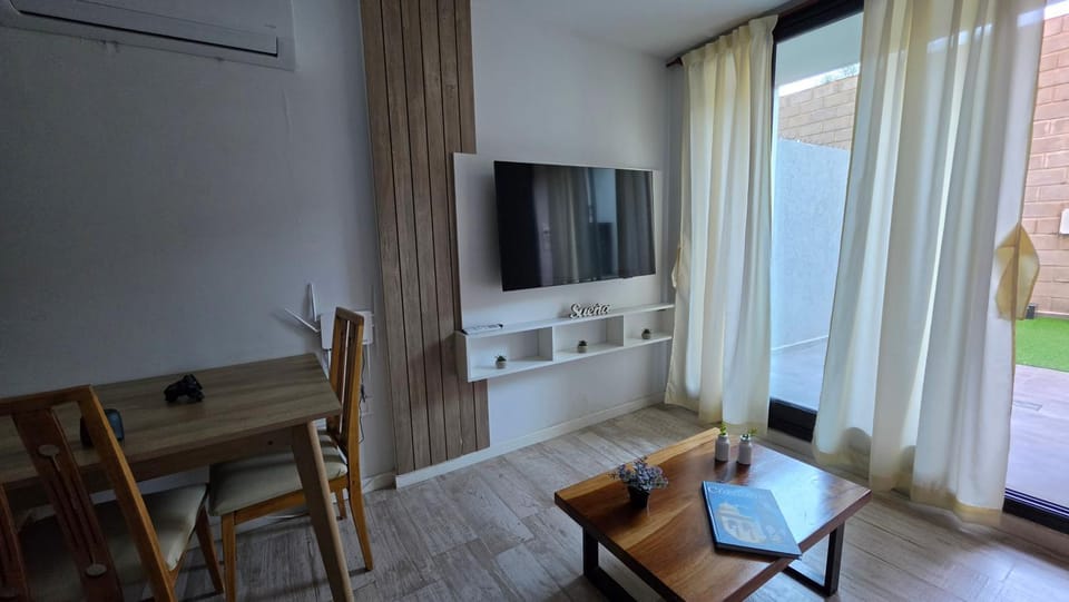 TV and multimedia, Living room, Dining area