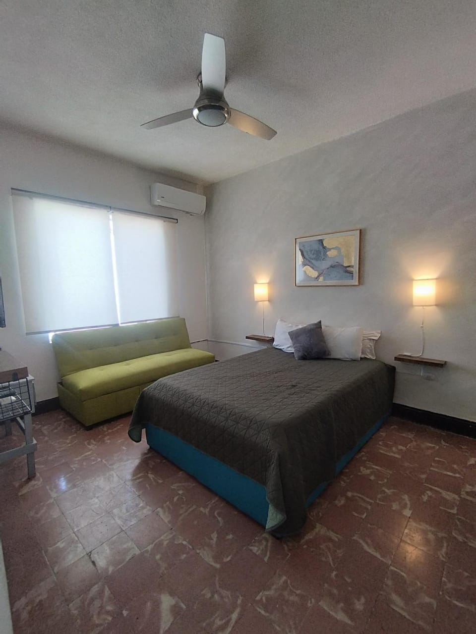 Bed, Photo of the whole room, Bedroom, air conditioner