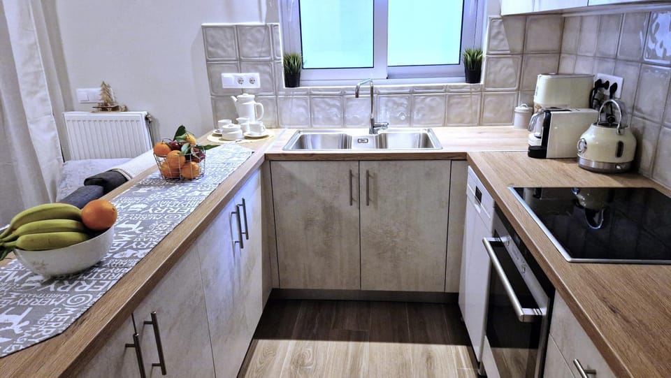 Coffee/tea facilities, kitchen