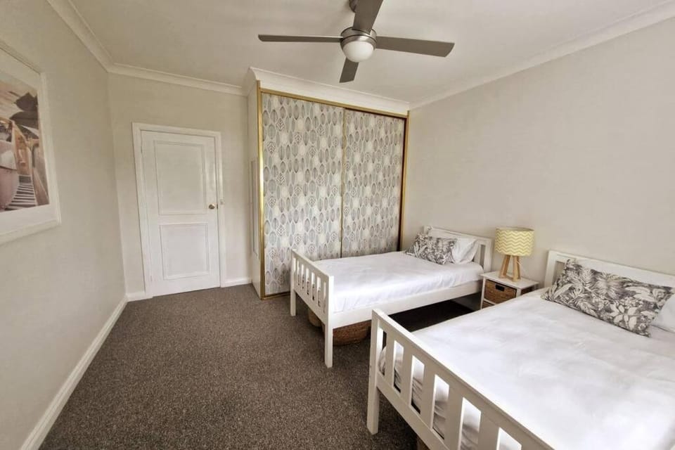 3-bed recently-renovated - now with aircon & heating - unit 1 House in Shoal Bay