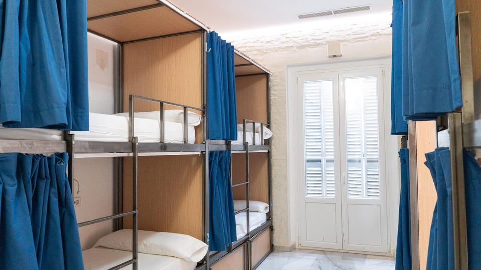 Bed, Balcony/Terrace, bunk bed