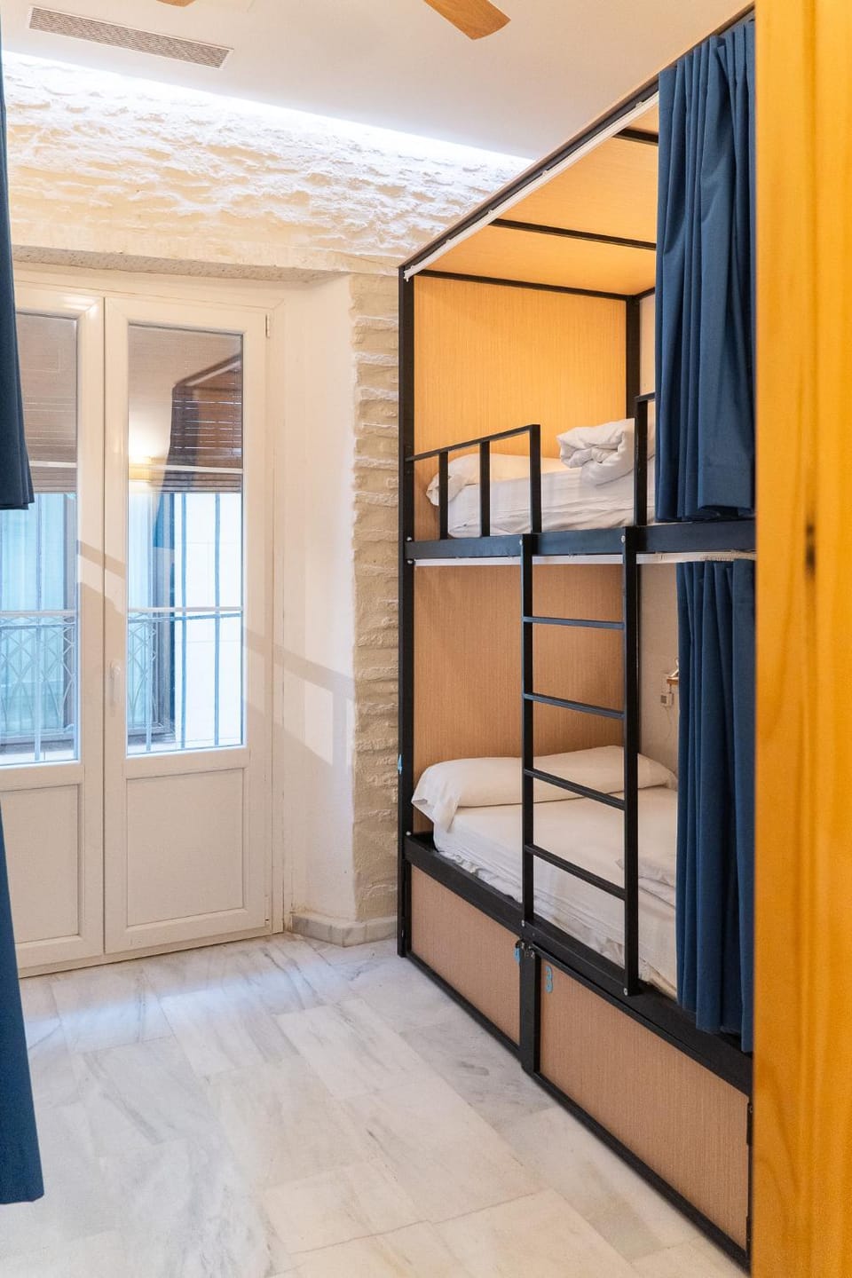 Bed, Balcony/Terrace, bunk bed