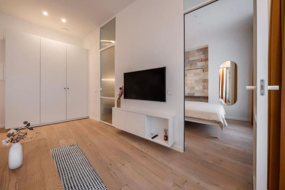 TV and multimedia, Photo of the whole room