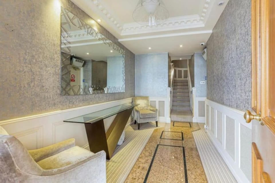 The Chérie Suite by Harrods Apartment in City of Westminster