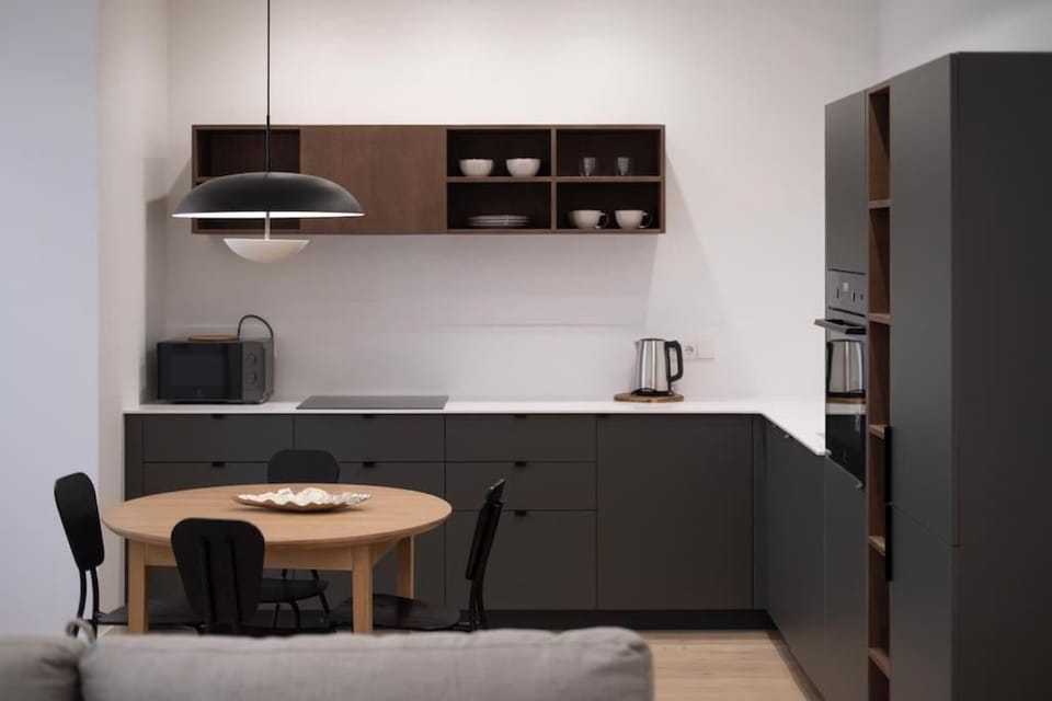 Kitchen or kitchenette, Dining area, minibar