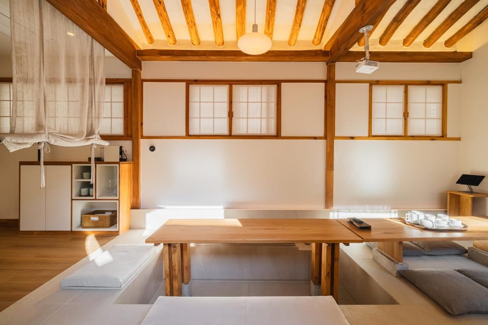 Living room, Dining area