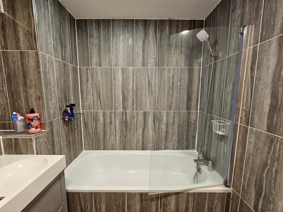 Wallwood Rooms Bed and Breakfast in London