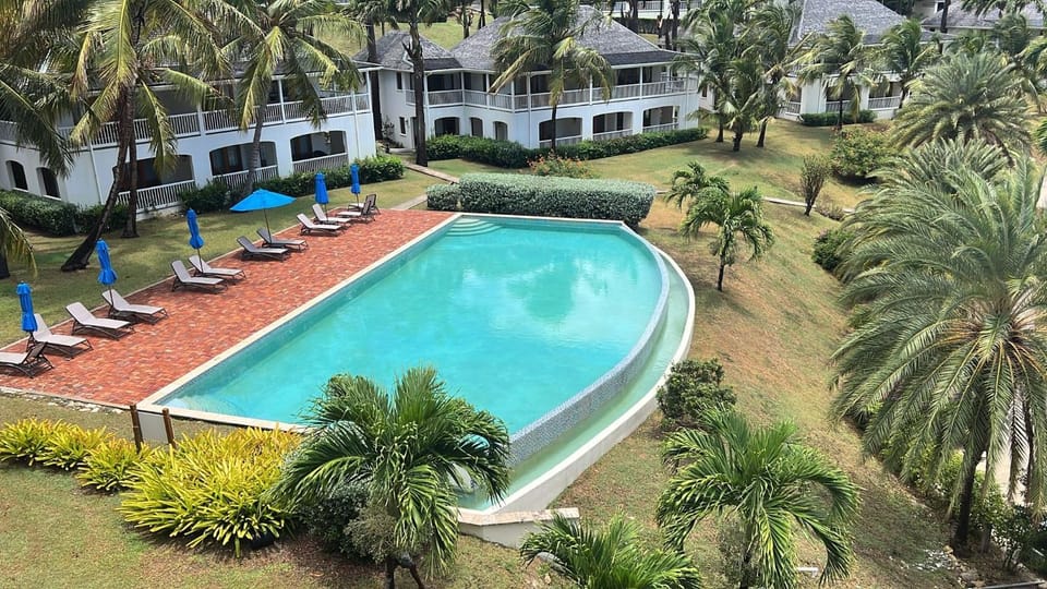 Natural landscape, Garden, Garden view, Pool view, Swimming pool