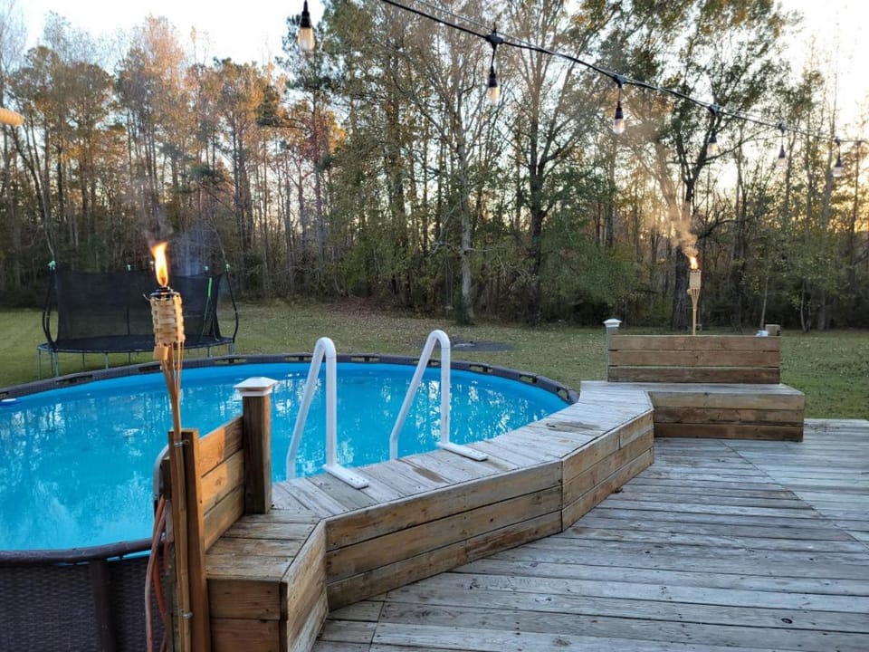 Jacksonville Ranch with private Hottub and Pool, stocked Pond, Bike and Hiking trails House in North Carolina