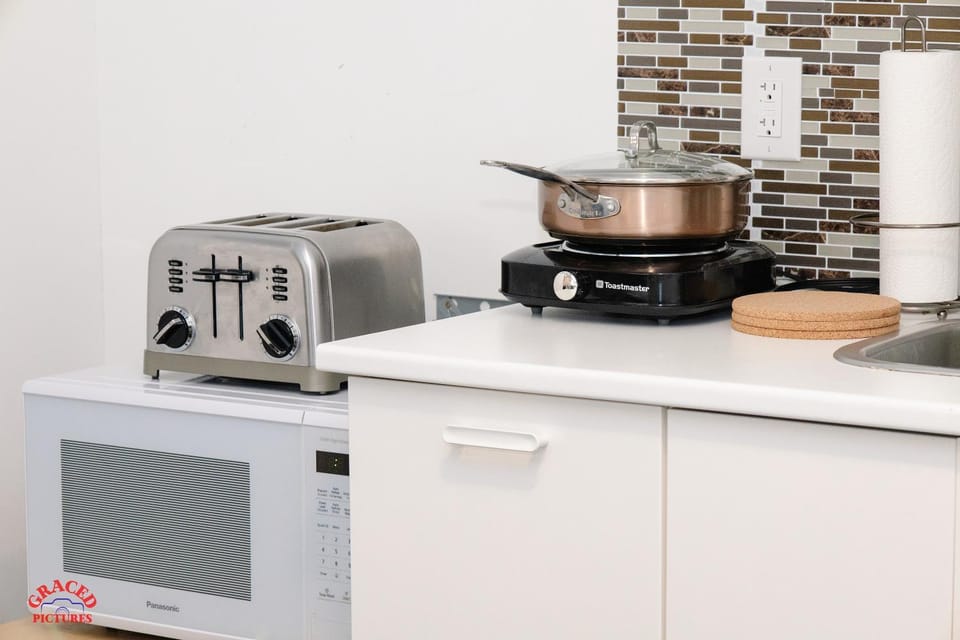 Kitchen or kitchenette, toaster