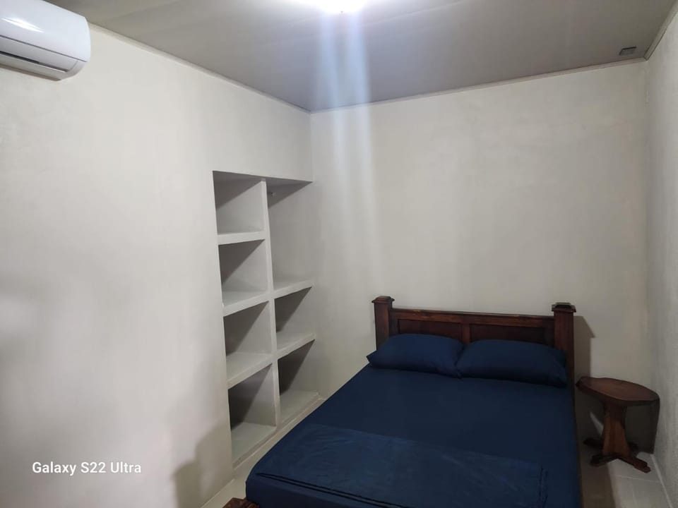 Bed, Bedroom, air conditioner