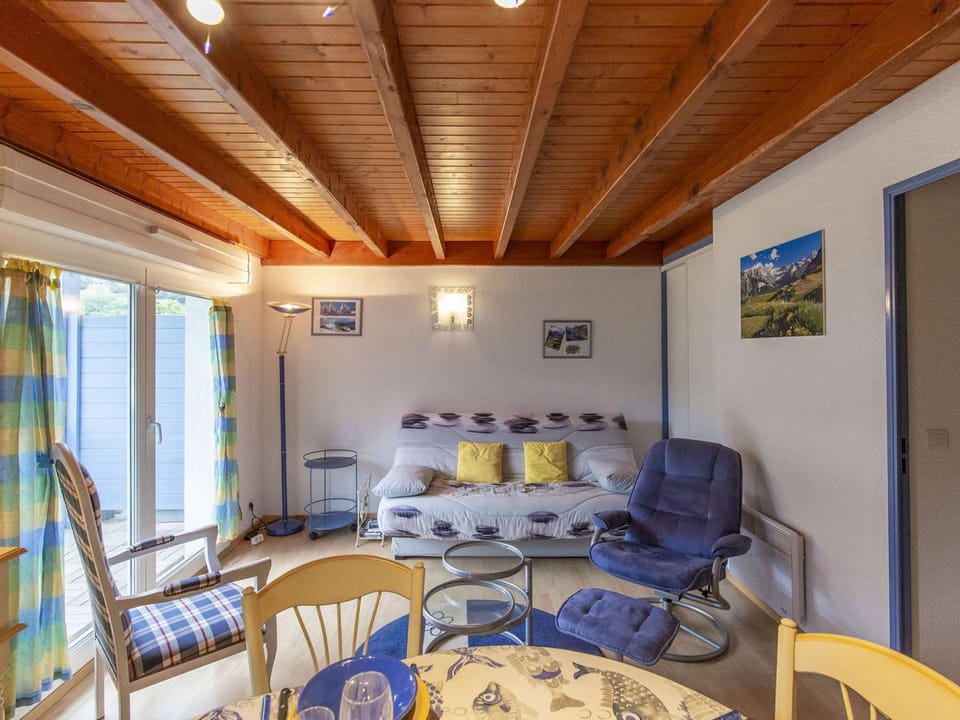 Appartement T4 avec balcon, 4-6 pers, proche centre et télécabine, navette gratuite - FR-1-401-276 Cabin in Cauterets