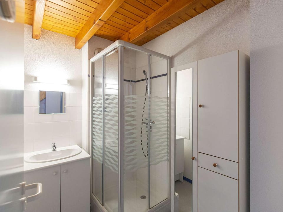 Appartement T4 avec balcon, 4-6 pers, proche centre et télécabine, navette gratuite - FR-1-401-276 Cabin in Cauterets