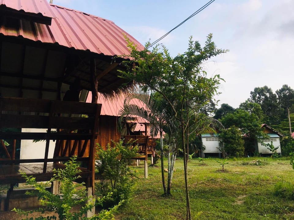 Seree Bungalows & Chill Bar Hotel in Koh Chang Tai