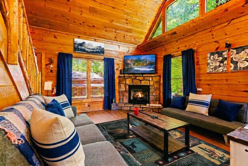 TV and multimedia, View (from property/room), Living room, Seating area, fireplace