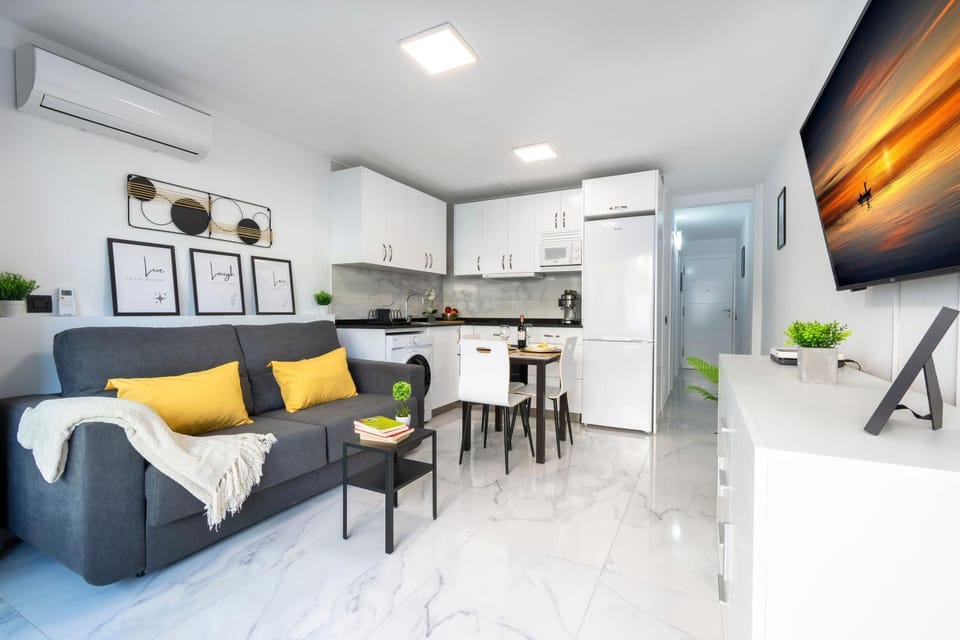 TV and multimedia, Kitchen or kitchenette, Seating area, air conditioner