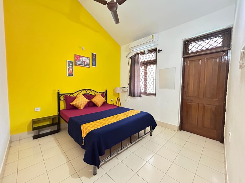 Bed, Bedroom, air conditioner