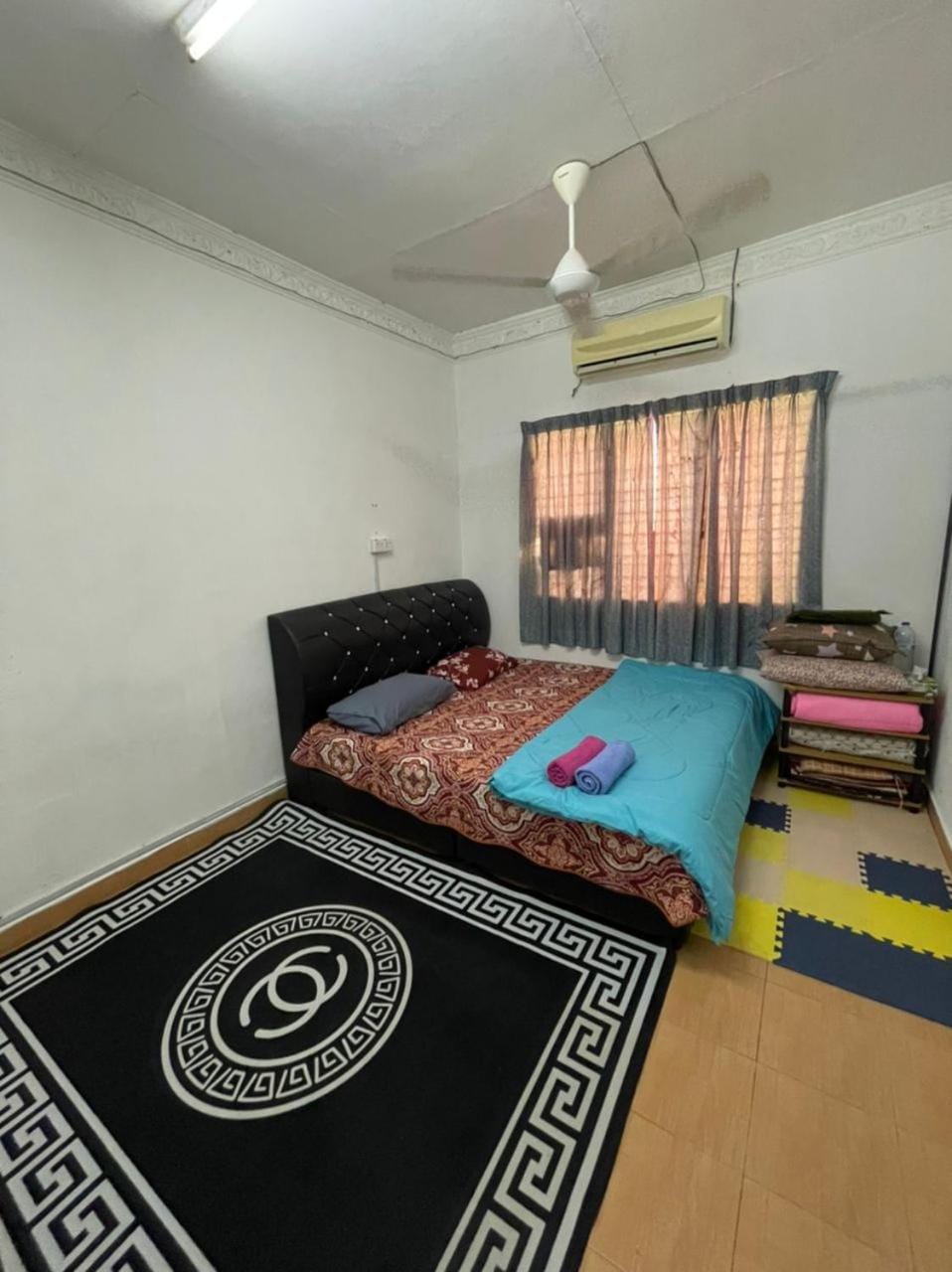 Bedroom, air conditioner