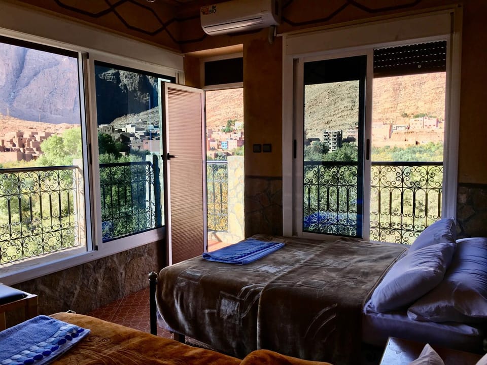 Bed, Photo of the whole room, Bedroom, Garden view, Garden view, Mountain view