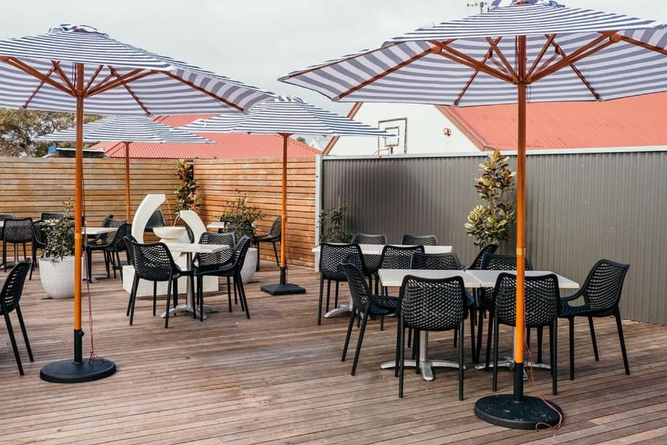 Restaurant/places to eat, Dining area