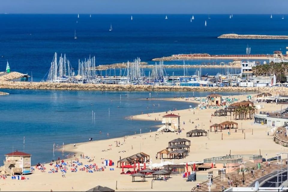 Ultra Luxury 3BR Beach Apartment Apartment in Tel Aviv-Yafo