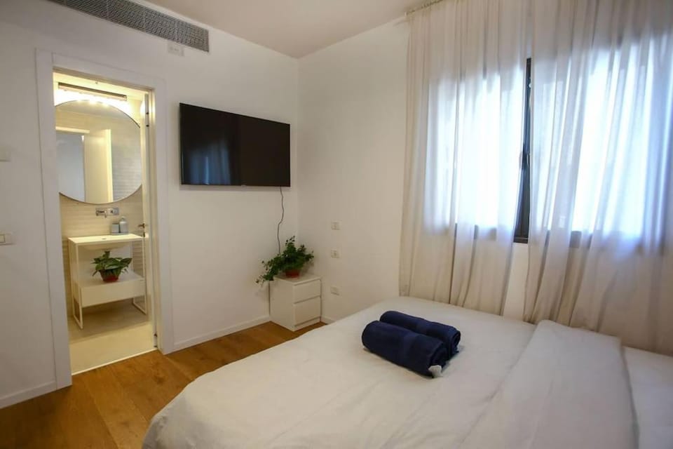 Ultra Luxury 3BR Beach Apartment Apartment in Tel Aviv-Yafo