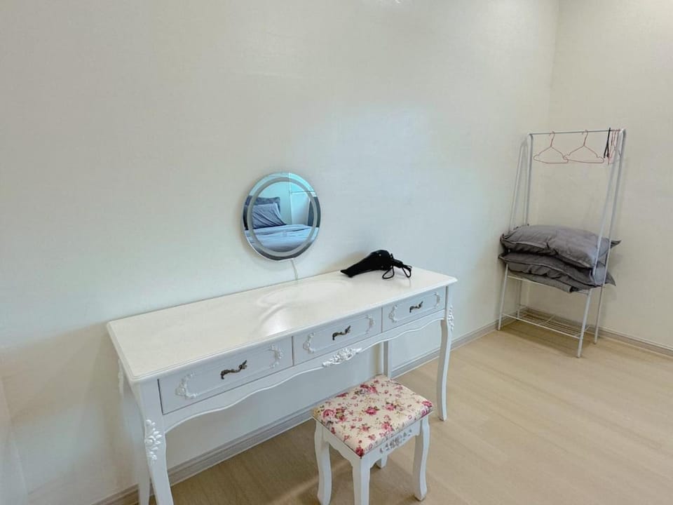 Sekinchan 2008 Homestay 悦客 法式奶油风民宿 Apartment in Selangor, Malaysia