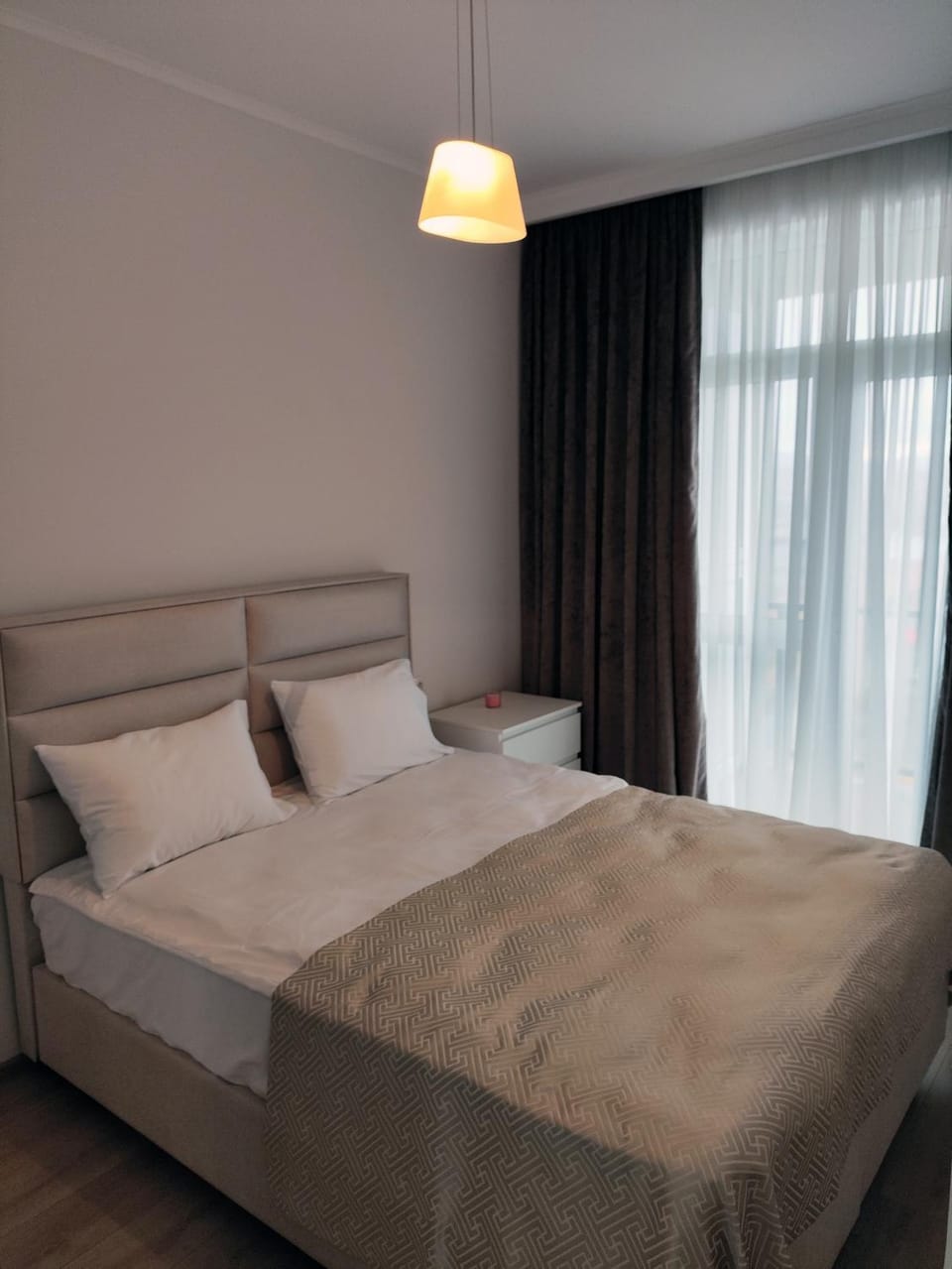 Bed, Bedroom, Mountain view, locker