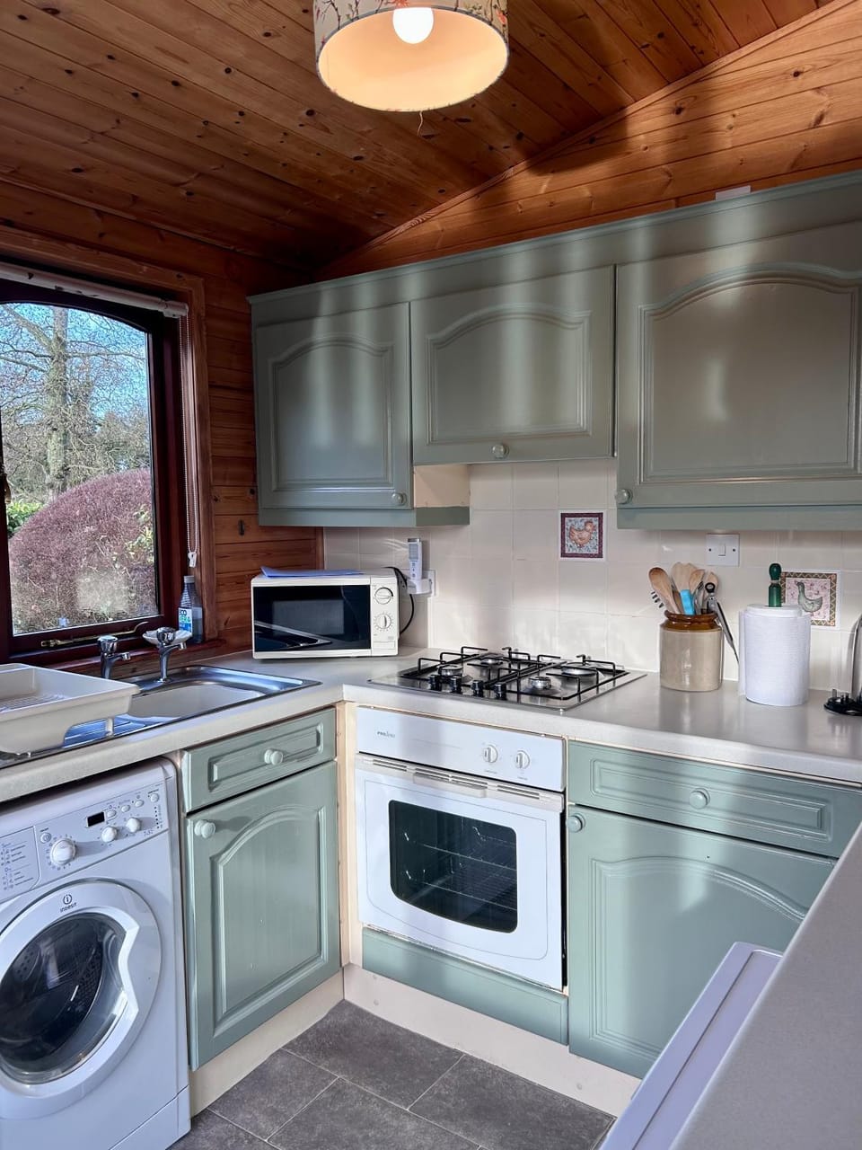 'Mallard' Secluded Fishermans Lodge Chalet in England